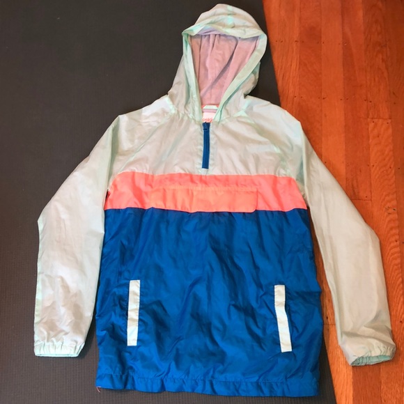 Multicolored windbreaker with pockets. - Picture 1 of 4